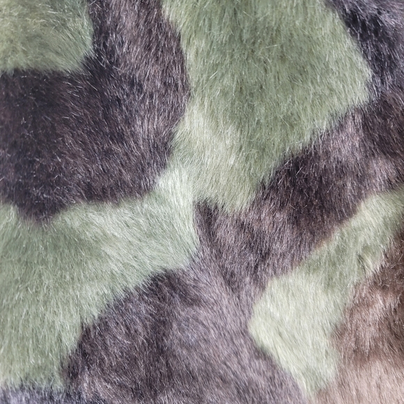 Fashion Nova Camo Faux Fur Jacket size M - Picture 6 of 7